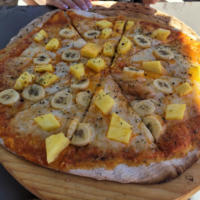 Hawaiian & Banana Pizza