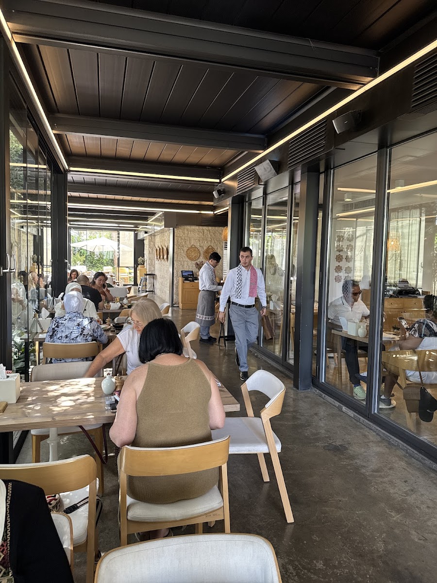 Daimeh Eatery - Photo 6