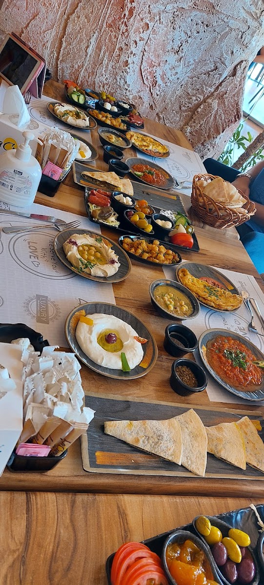 La Cueva Cafe لاكويفا كافيه - Amman - Photo 4