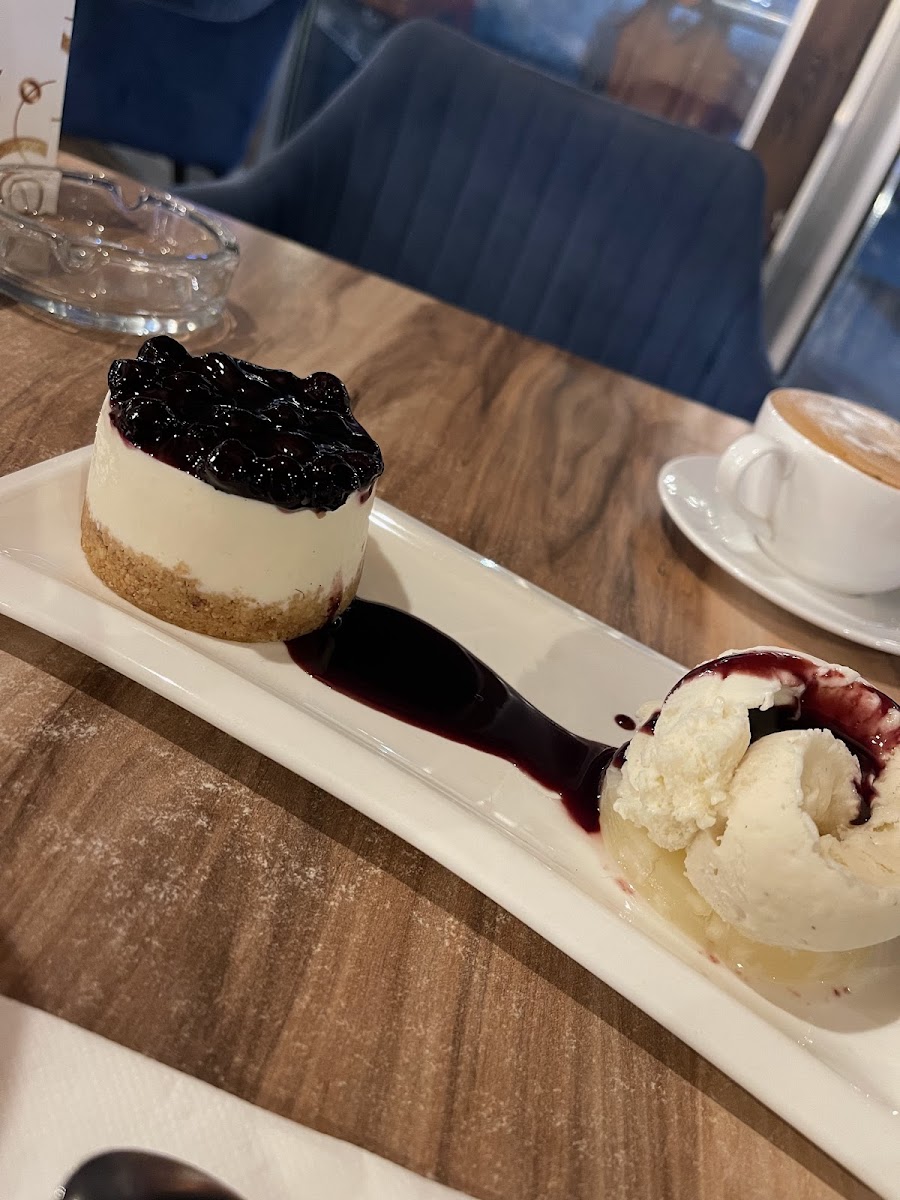 La Cueva Cafe لاكويفا كافيه - Amman - Photo 8
