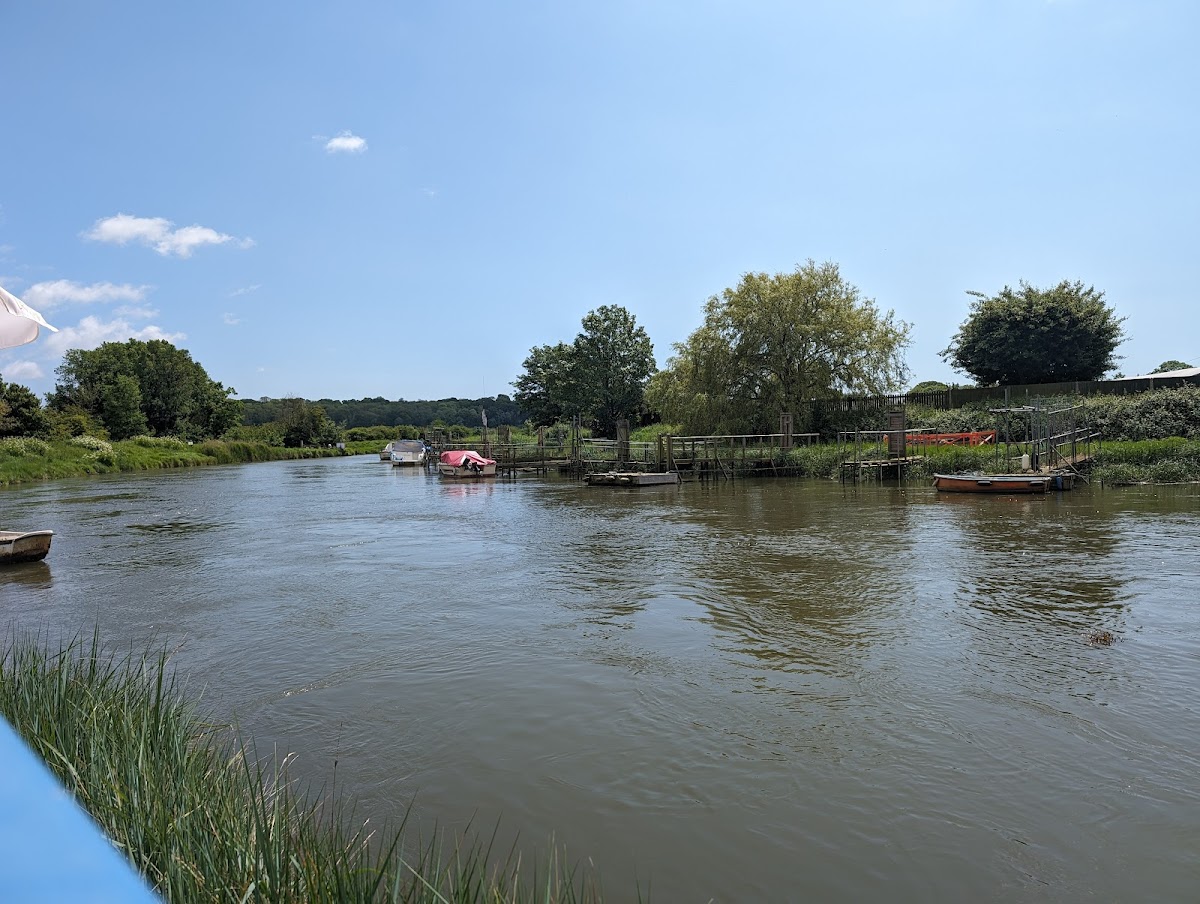 Waterside Cafe - Photo 6