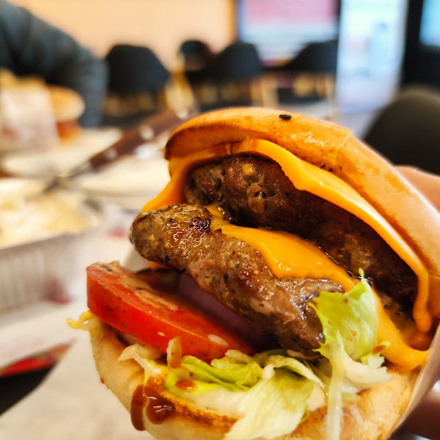 Outlaw Burger