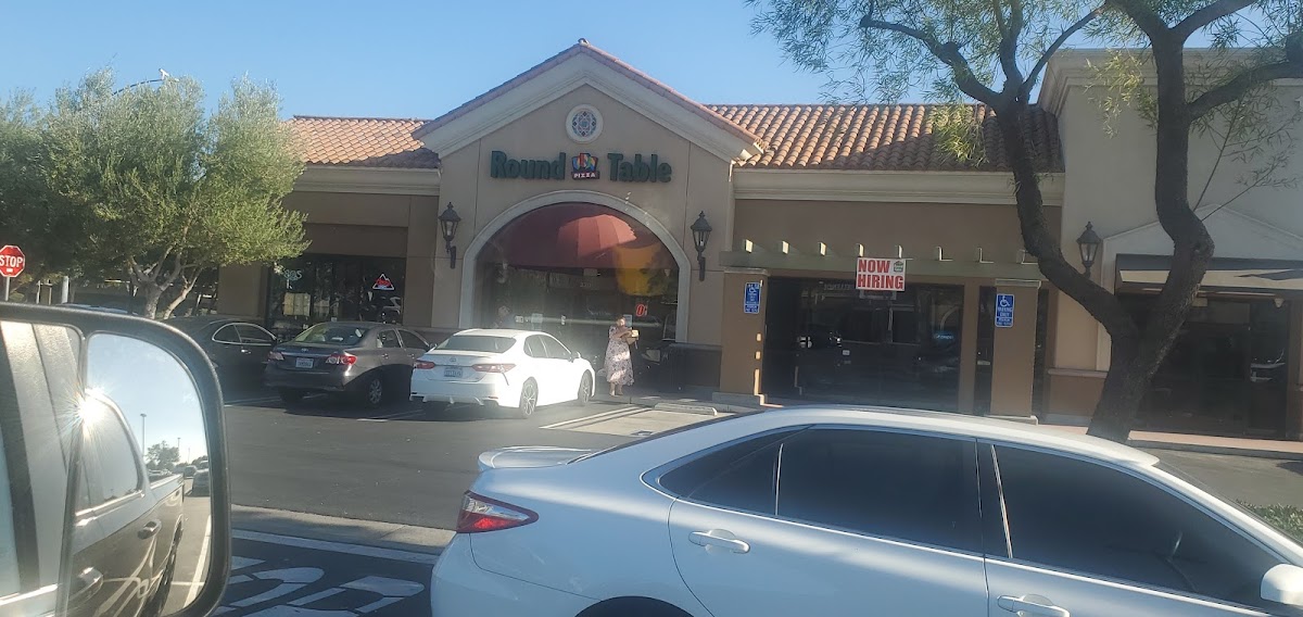 Round Table Pizza - Fontana