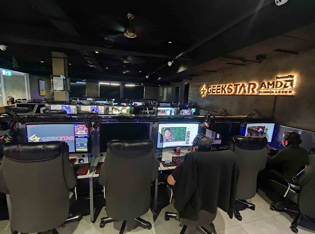 GeekStar Internet Cafe - Photo 6