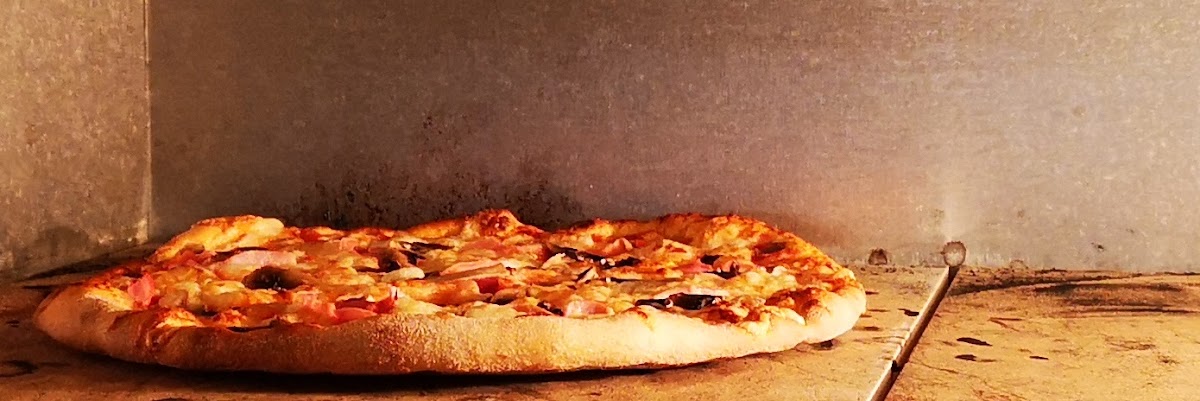 Pizzeria Tomato - Photo 2
