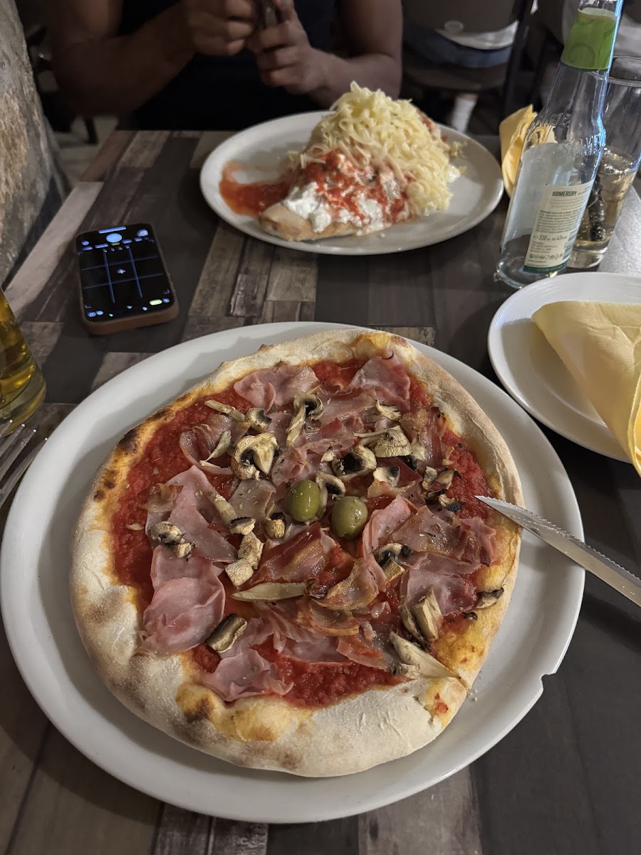 Pizzeria Tomato - Photo 3