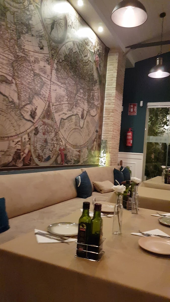 Restaurante La Brujula - Photo 1