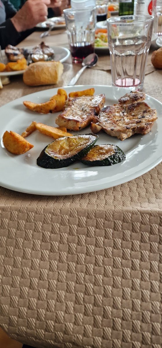 Restaurante El Serrano II - Photo 4