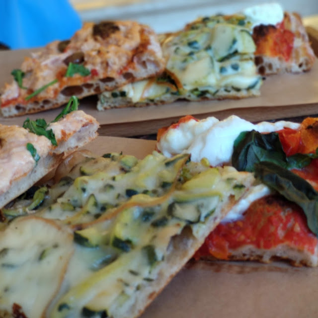 Porciones de Pizza Variada