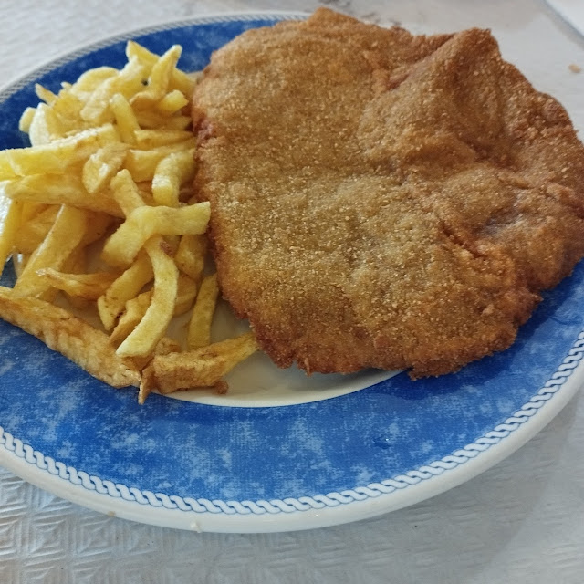 Cachopo Con Patatas Fritas