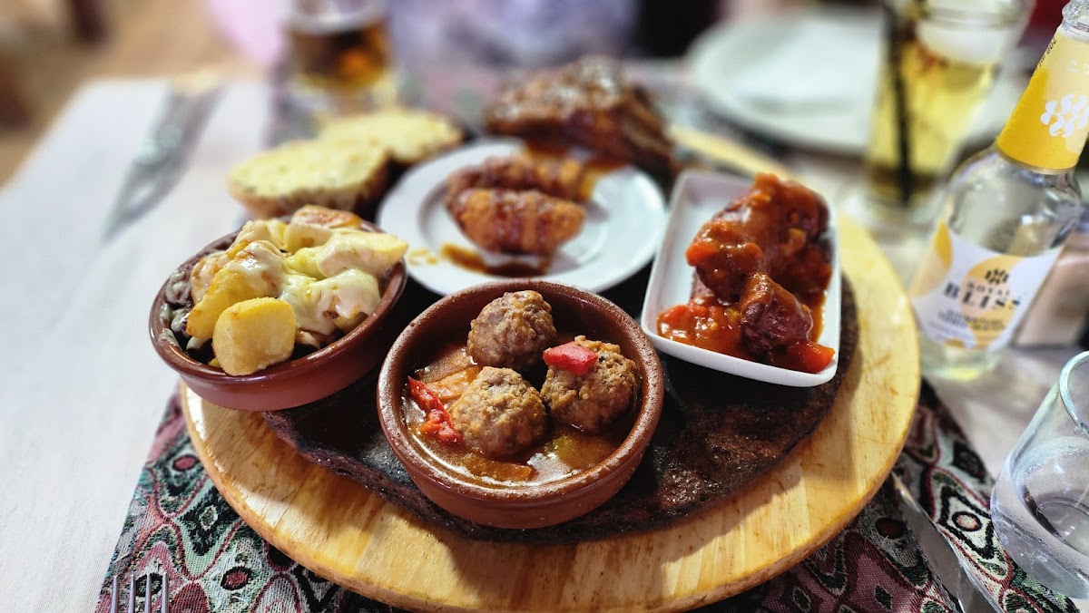 El Bodegón de Luan - Photo 4