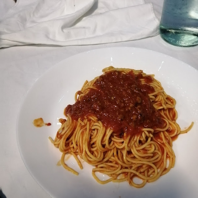 Spaghetti Alla Chitarra Con Il Sugo Al Pomodoro E Le Polpettine