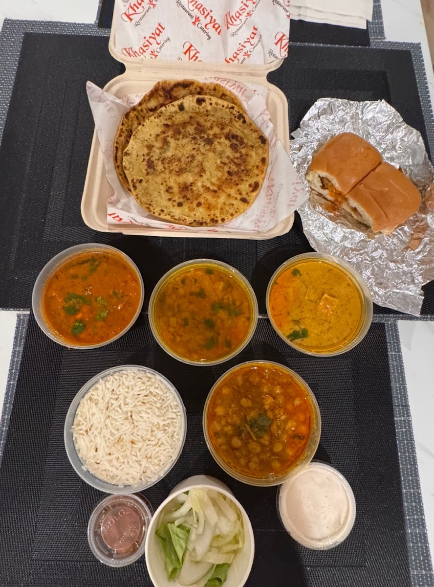 Dimple's Khasiyat Restaurant - Photo 3