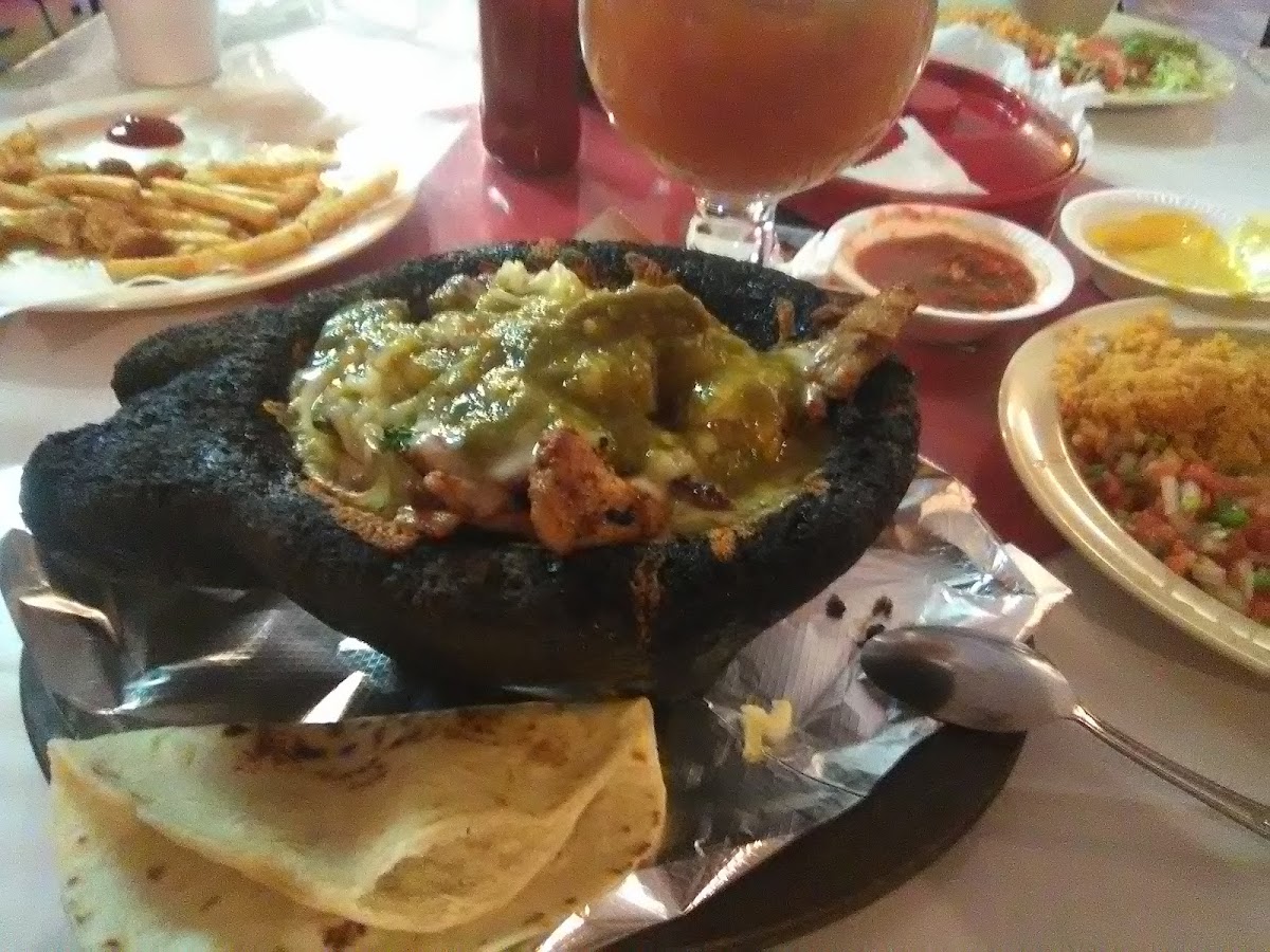 El Molcajete Estilo Jalisco Mexican Restaurant - Photo 5