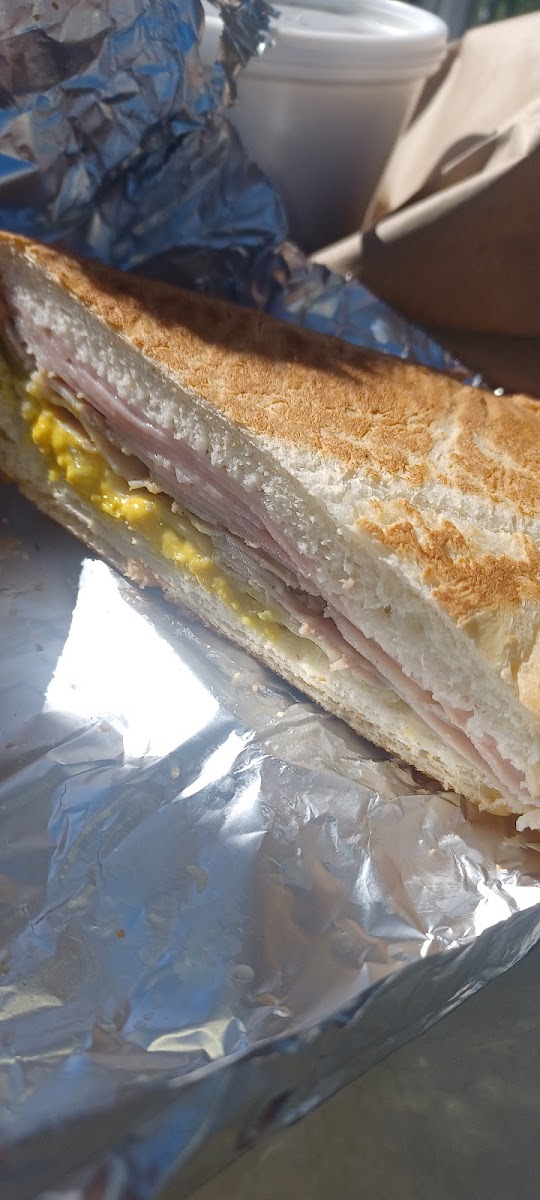 Cuban Sandwiches To Go - Photo 4