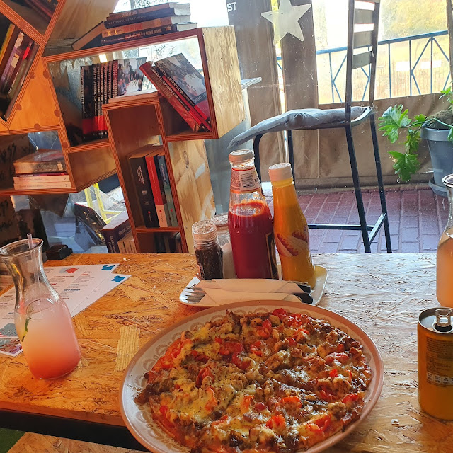 Mediterranean Pizza