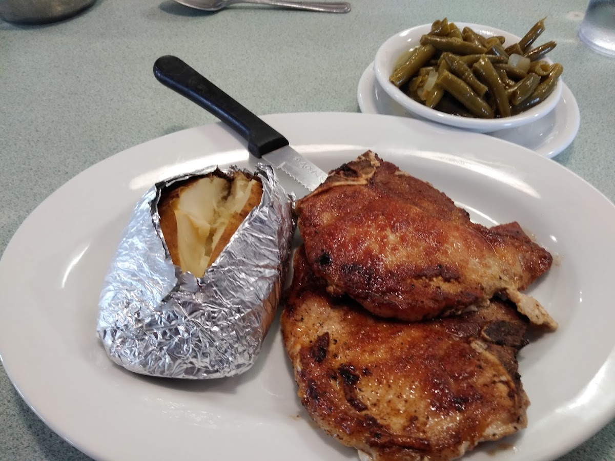 Country Boy Restaurant - Photo 9