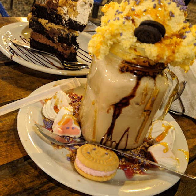 Licuado Frutal Con Porción de Torta