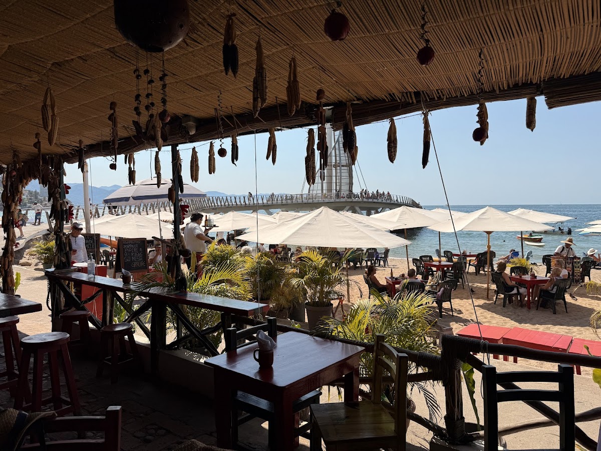 Cuates y Cuetes
