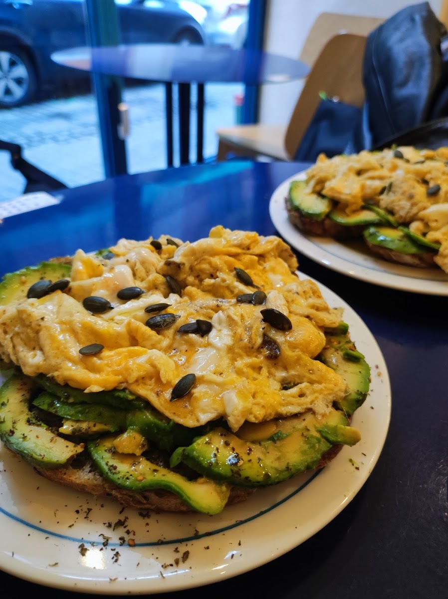 Etual Café - Photo 9