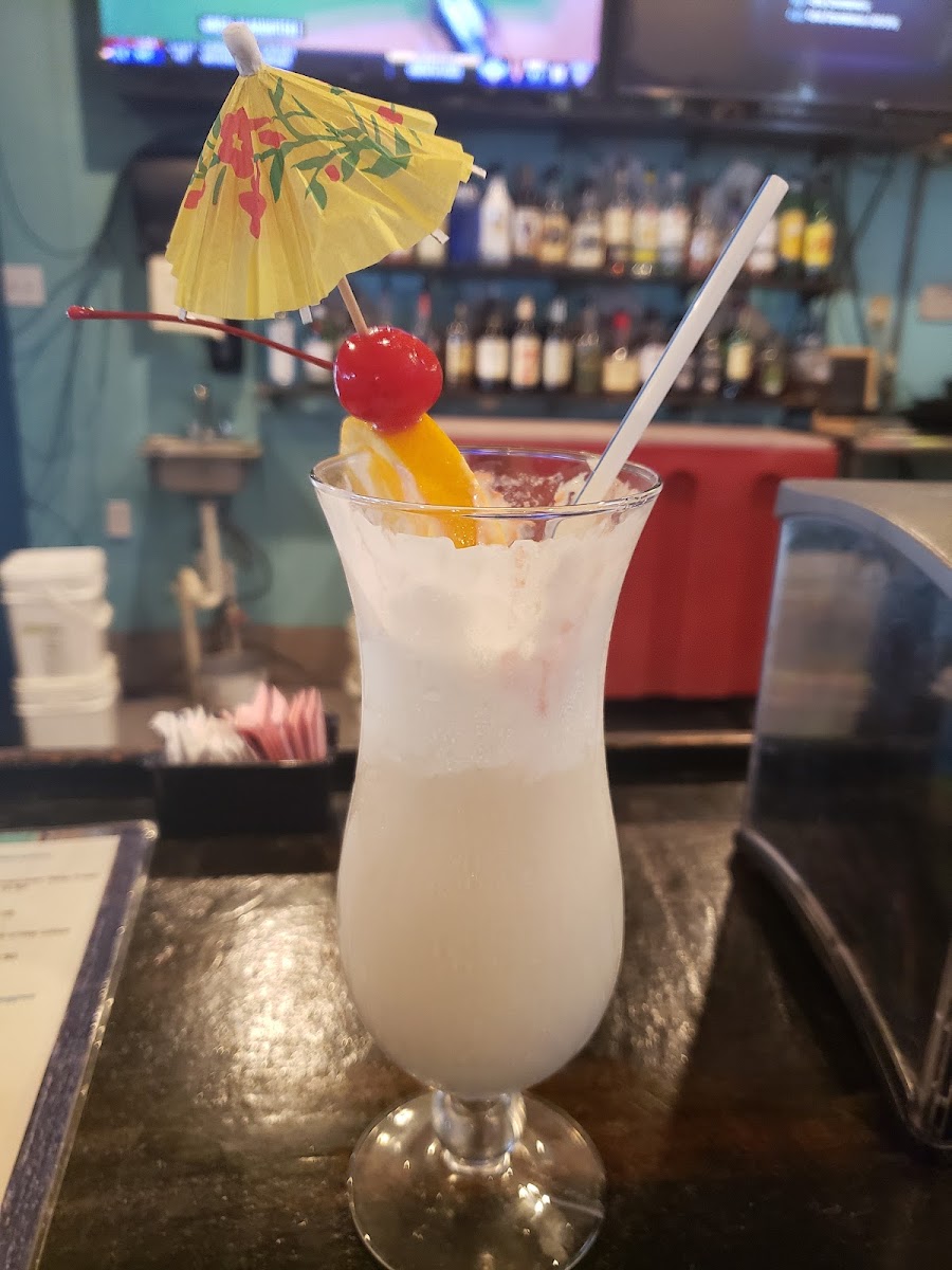 Tiki Beach Bar & Grill - Photo 8