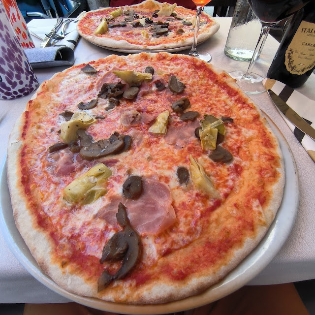Pizza Margherita Con Cipolla