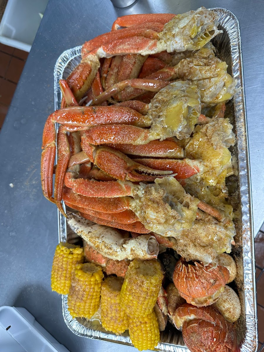 King Seafood Market - Photo 4
