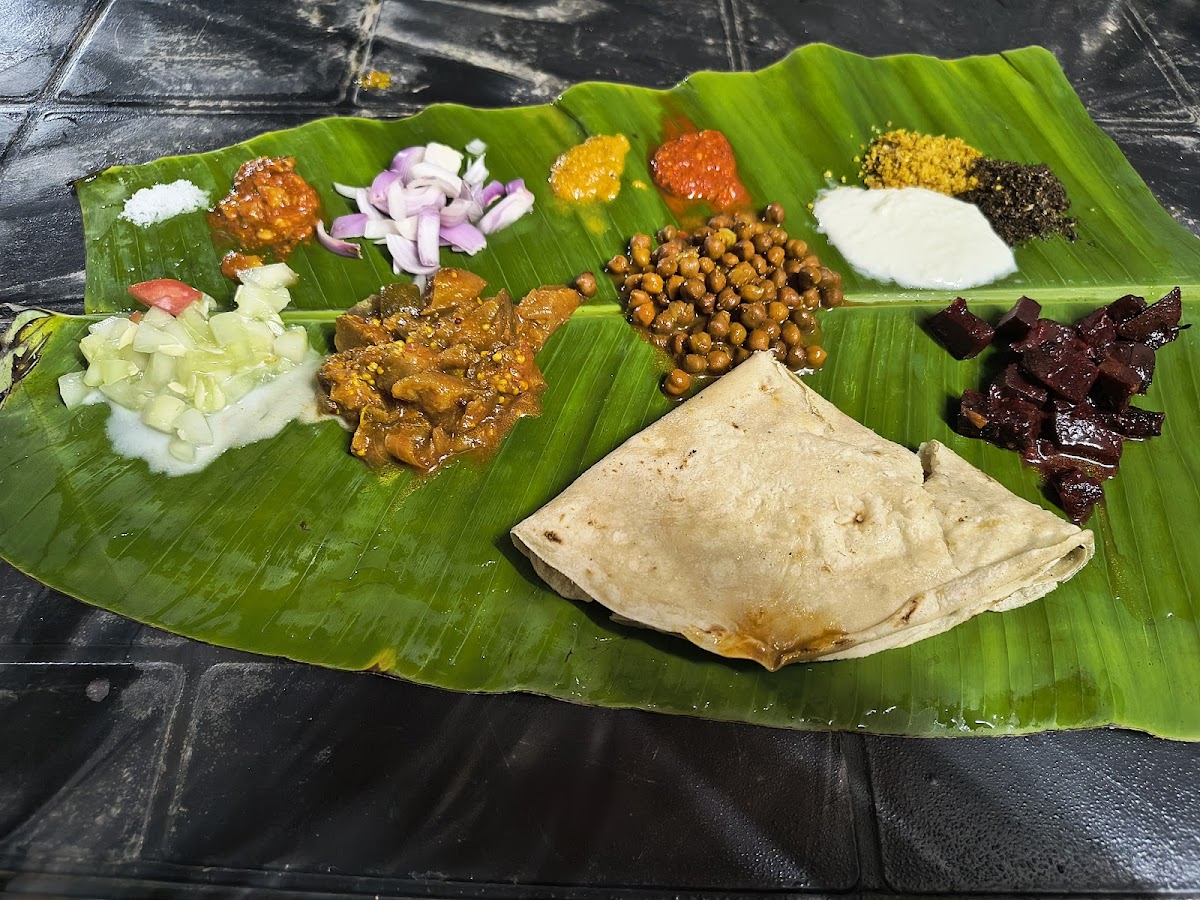Rotti mane pure veg ರೊಟ್ಟಿ ಮನೆ ಸಸ್ಯಾಹಾರಿ - Photo 1