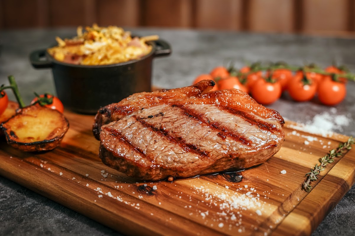 Tinto & Brasa Parrilla Argentina - Photo 3