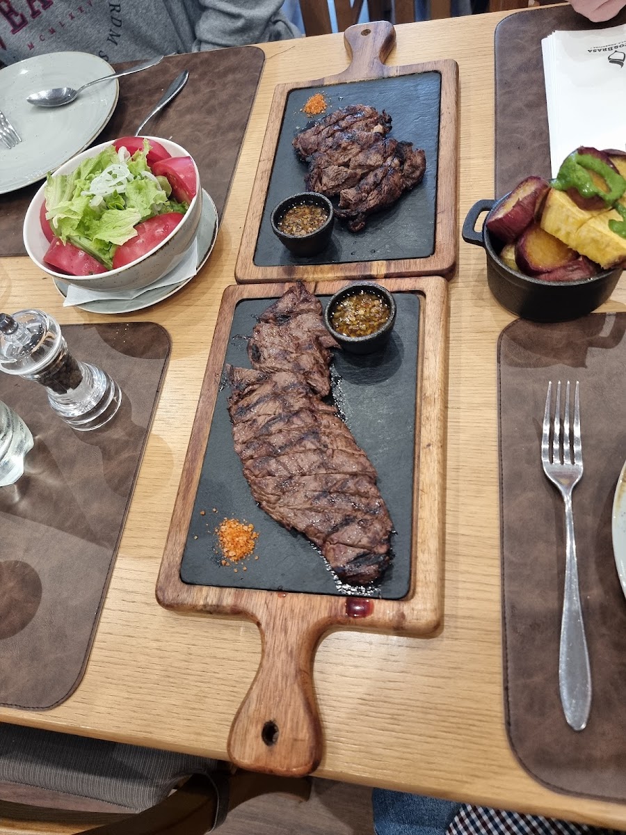 Tinto & Brasa Parrilla Argentina - Photo 4