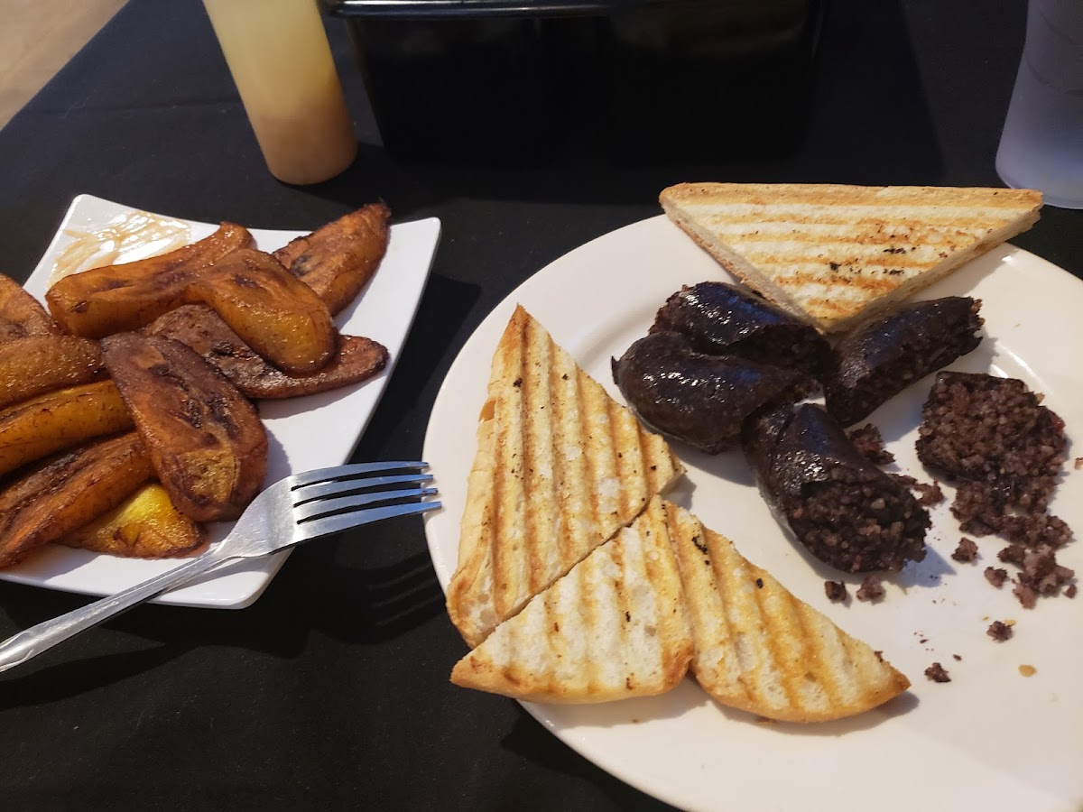 Tania’s Latin American Restaurant - Photo 5