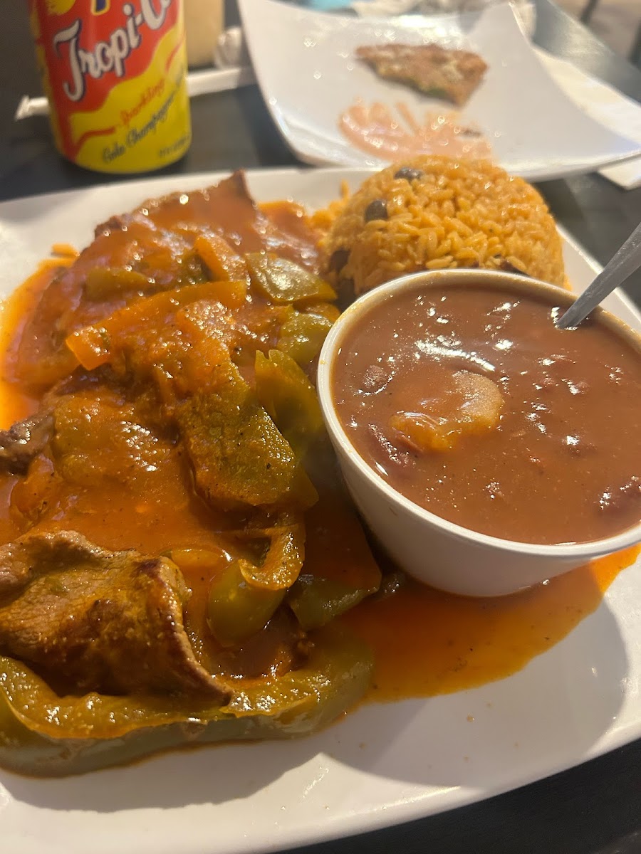 Tania’s Latin American Restaurant - Photo 6
