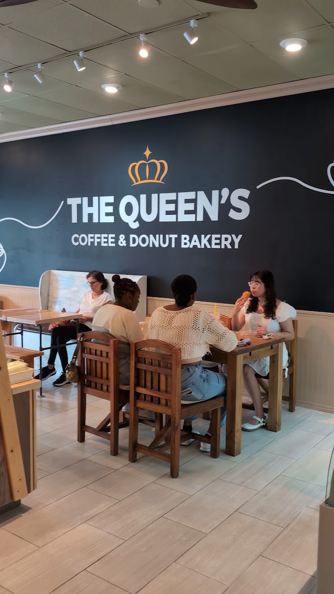 The Queen's Coffee & Donut cafe - Photo 1