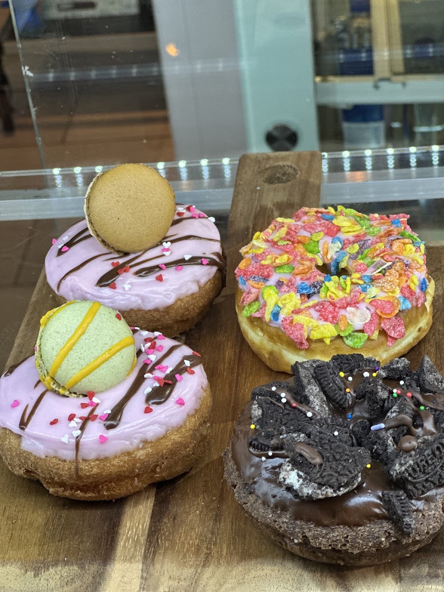 The Queen's Coffee & Donut cafe - Photo 3