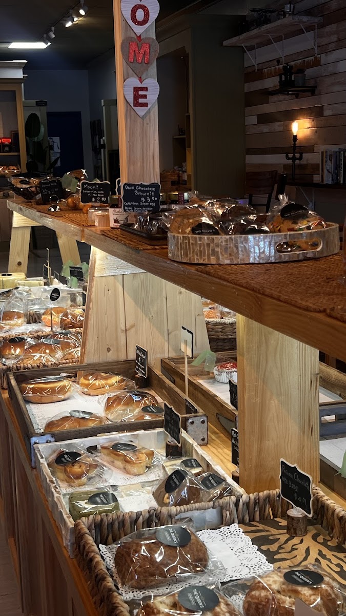 The Queen's Coffee & Donut cafe - Photo 4