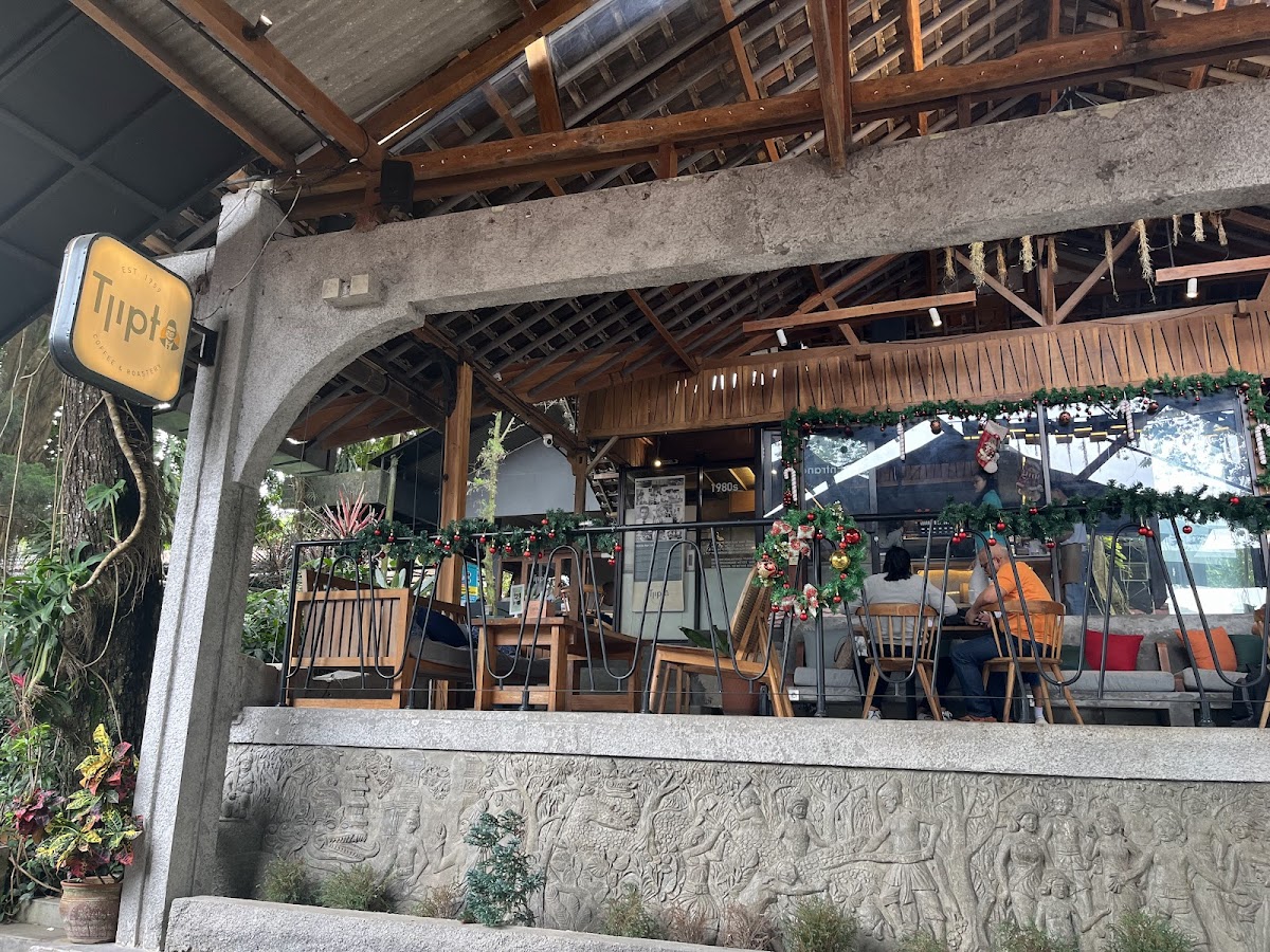Tjipto Coffee & Roastery