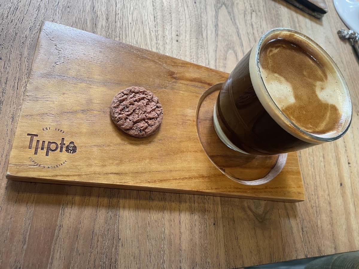 Tjipto Coffee & Roastery - Photo 9