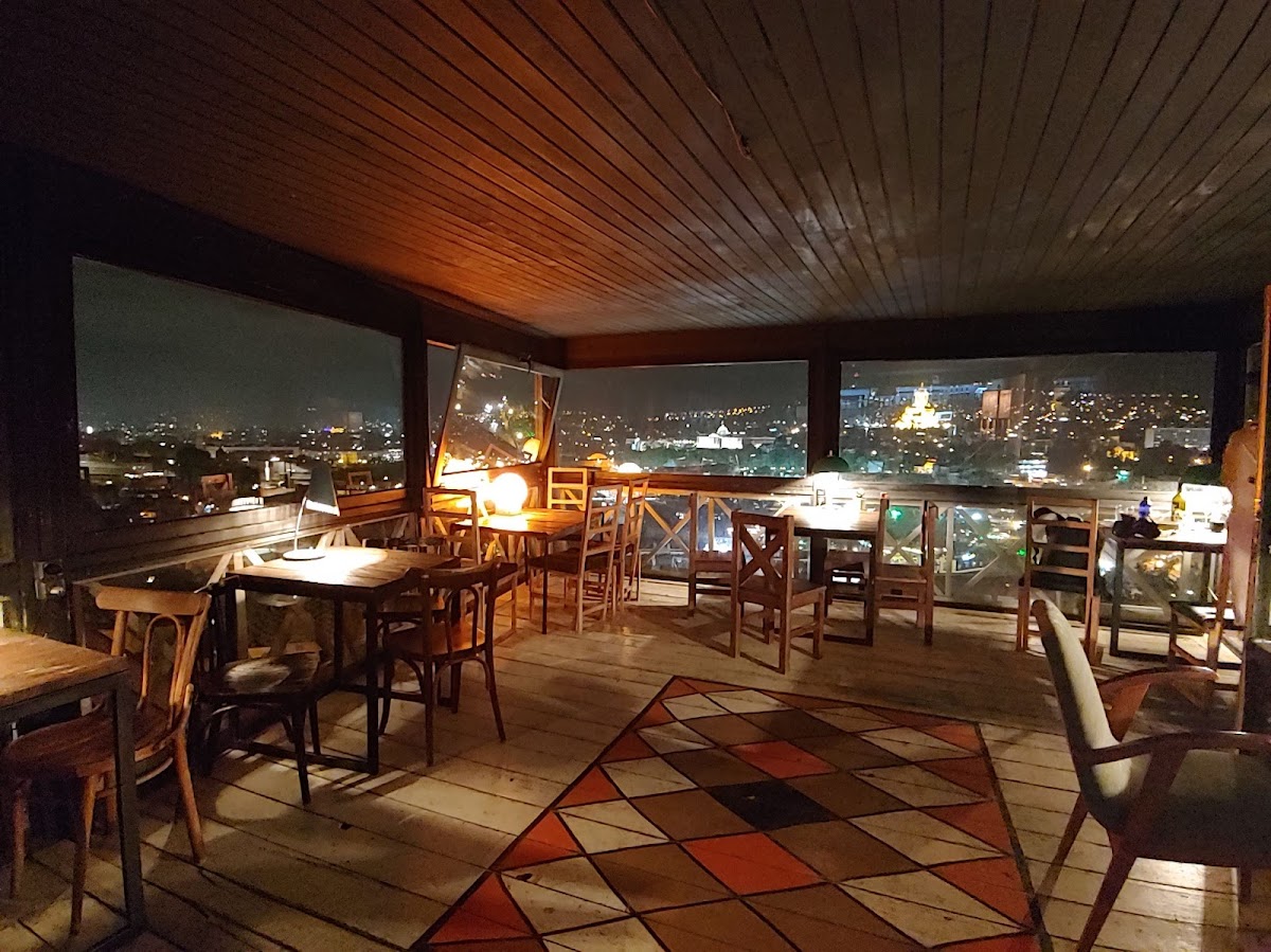 Hilltop cafe - Photo 4