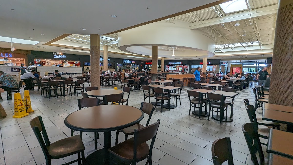Oak Park Food Court - Photo 9
