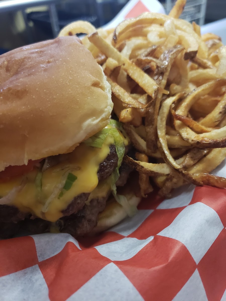 Minnie's Southern Cafe - Photo 1