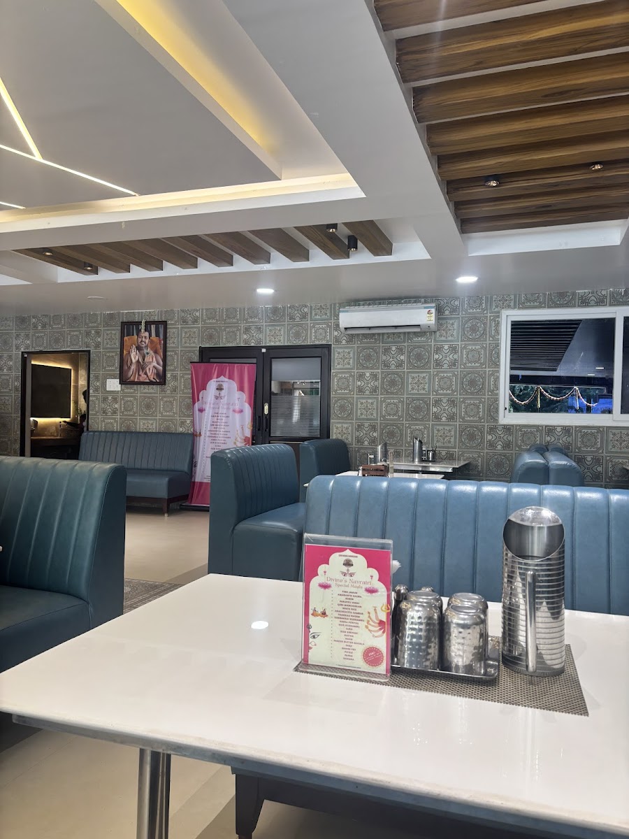 Divine Cafe - Sripuram - Photo 2