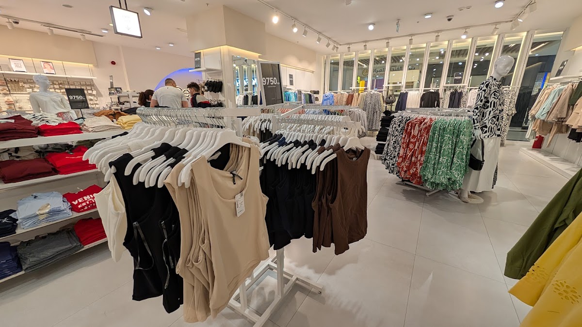Nara AlMansour Mall - Photo 1