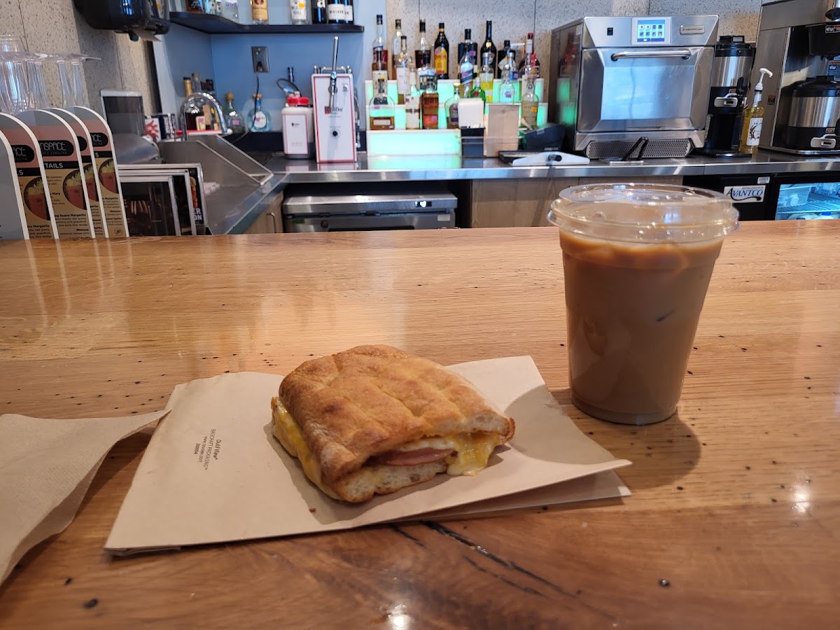 CommonSpace Coffee and Bar - Photo 2