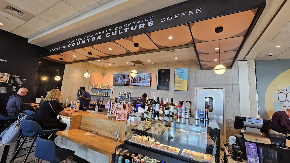 CommonSpace Coffee and Bar - Photo 3