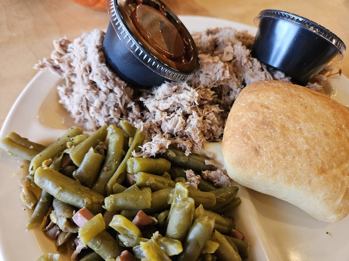 J & V Ole Smokehouse - Photo 2