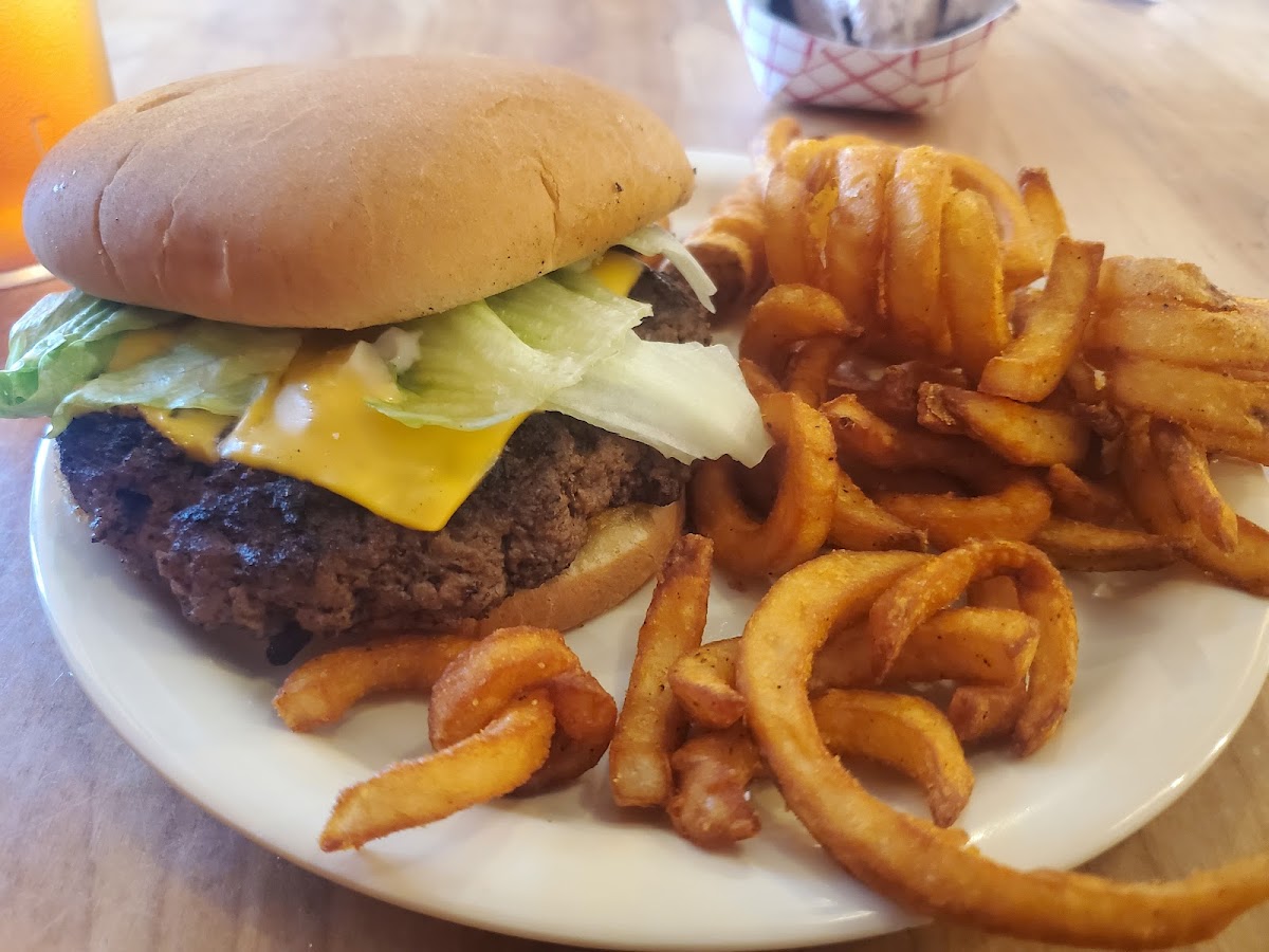 J & V Ole Smokehouse - Photo 3