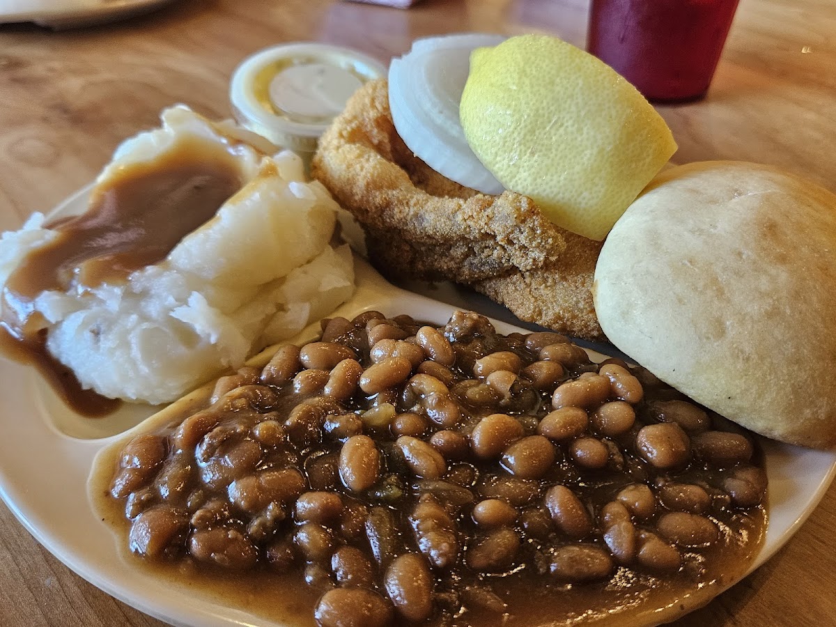 J & V Ole Smokehouse - Photo 4