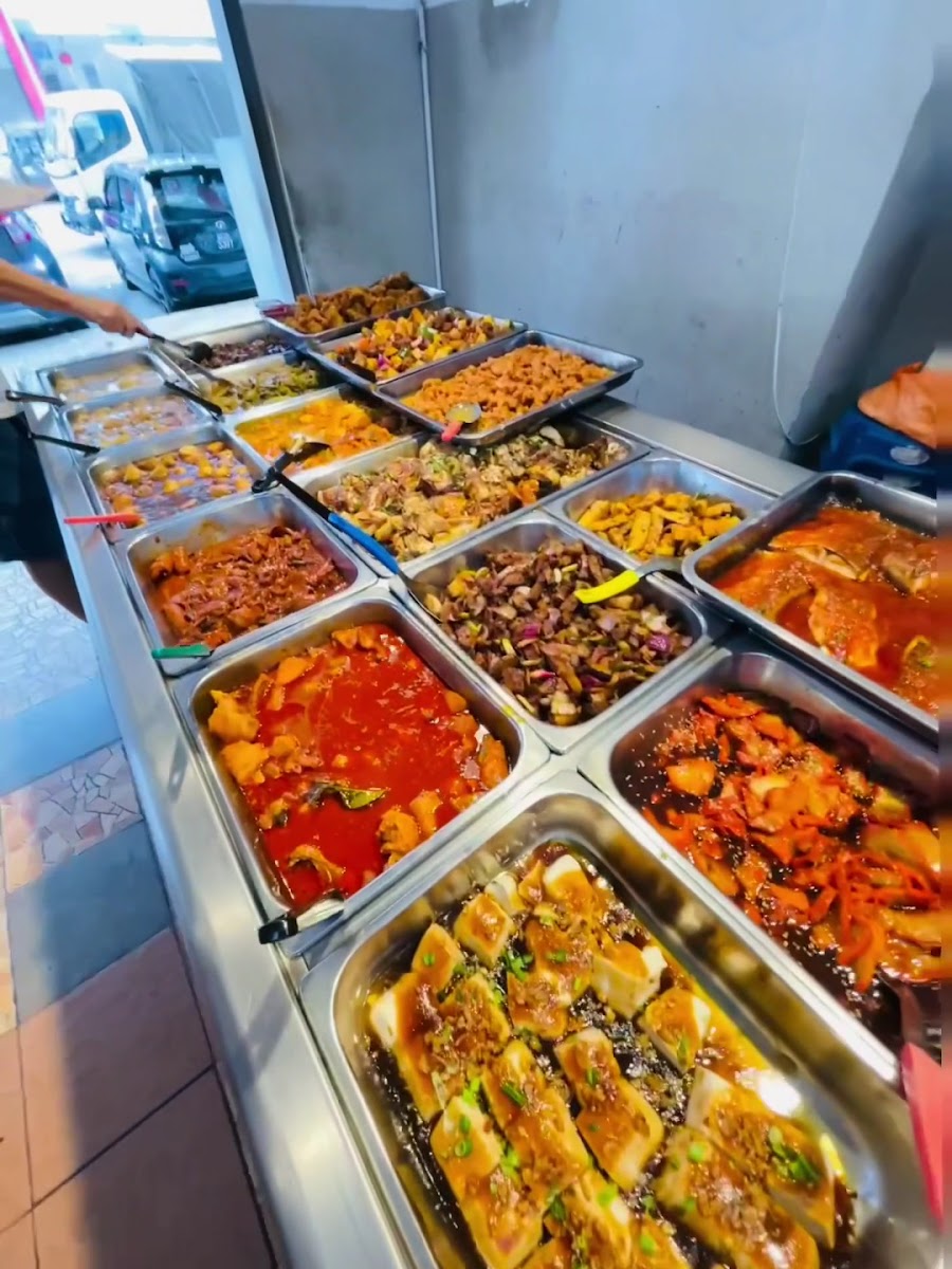 Lucky Home Mix Rice Restaurant - Photo 1
