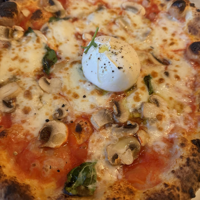 Mushrooms Pizza