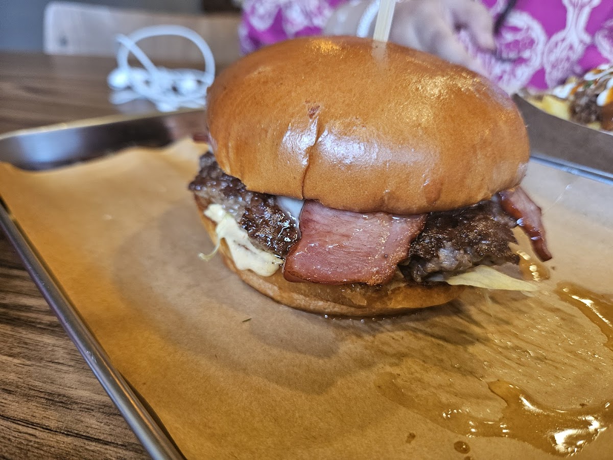 STOKEY BURGERS - Photo 2